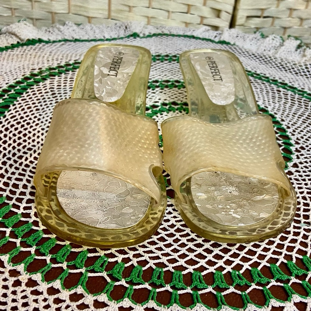 Perfect, Clear Plastic Kitten Low Heels Sandals Size-9