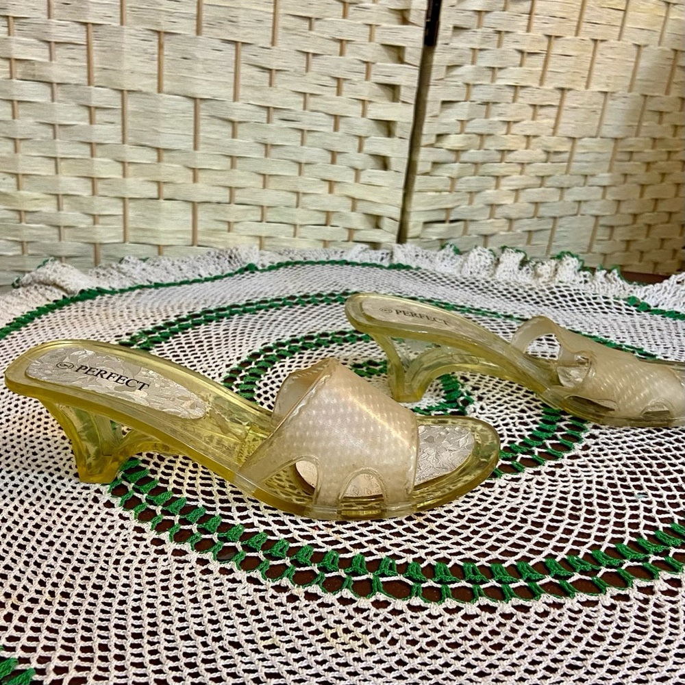 Perfect, Clear Plastic Kitten Low Heels Sandals Size-9