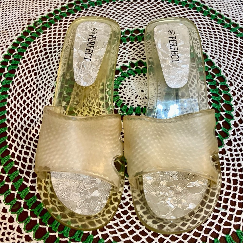 Perfect, Clear Plastic Kitten Low Heels Sandals Size-9