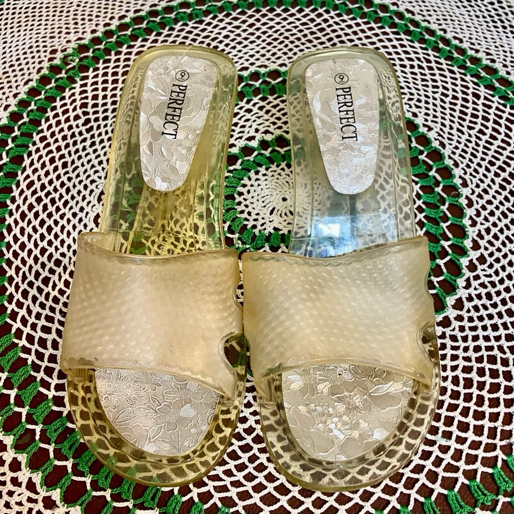 Perfect, Clear Plastic Kitten Low Heels Sandals Size-9