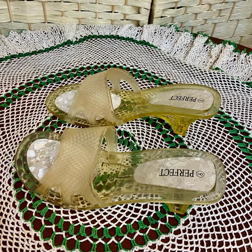 Perfect, Clear Plastic Kitten Low Heels Sandals Size-9