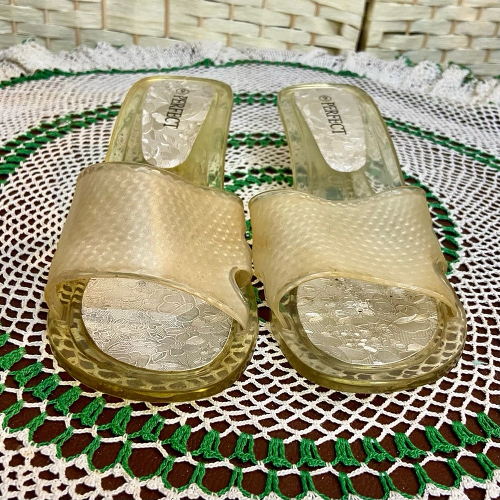 Perfect, Clear Plastic Kitten Low Heels Sandals Size-9