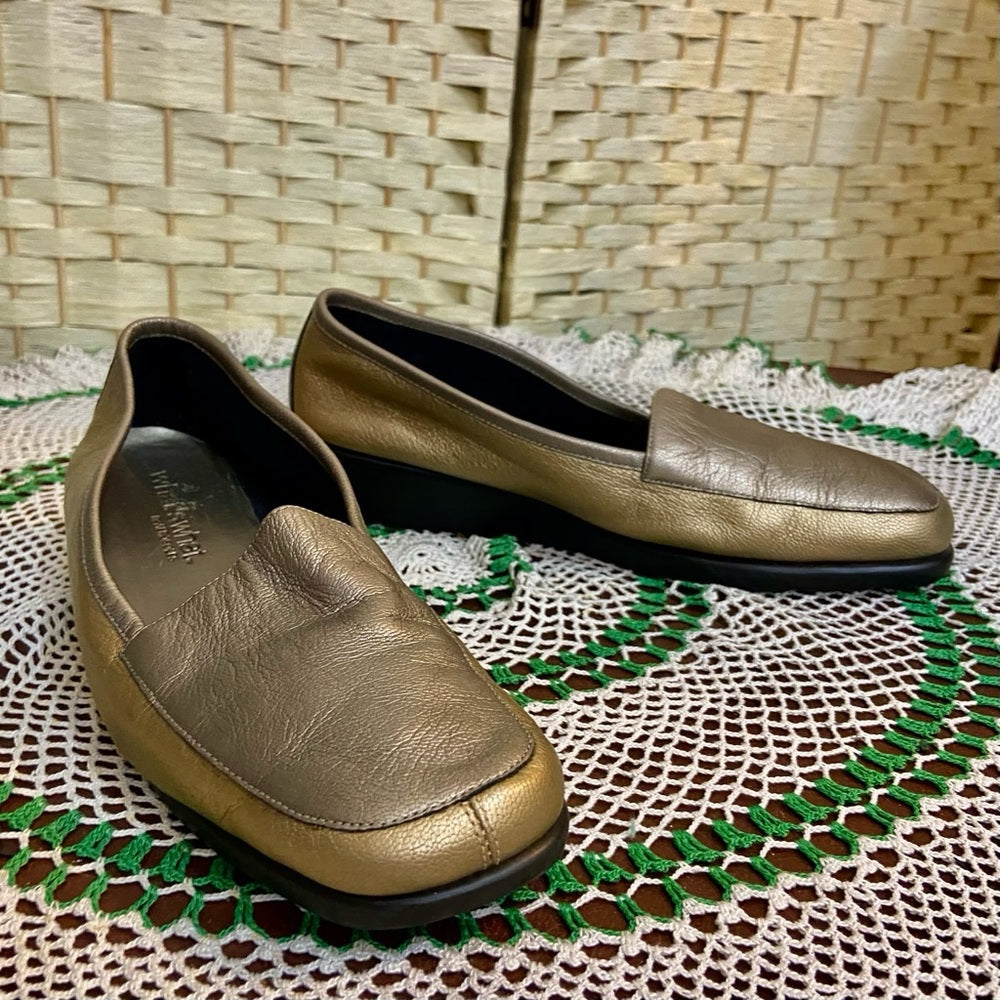 What’s What Aersoles 2-Tone Gold Flat Shoes Loafer Size- 9