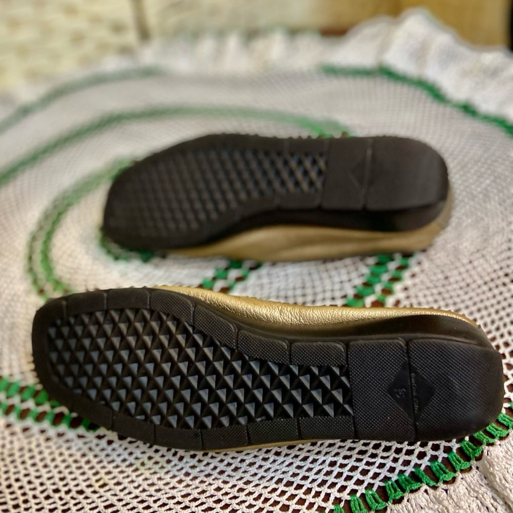 What’s What Aersoles 2-Tone Gold Flat Shoes Loafer Size- 9
