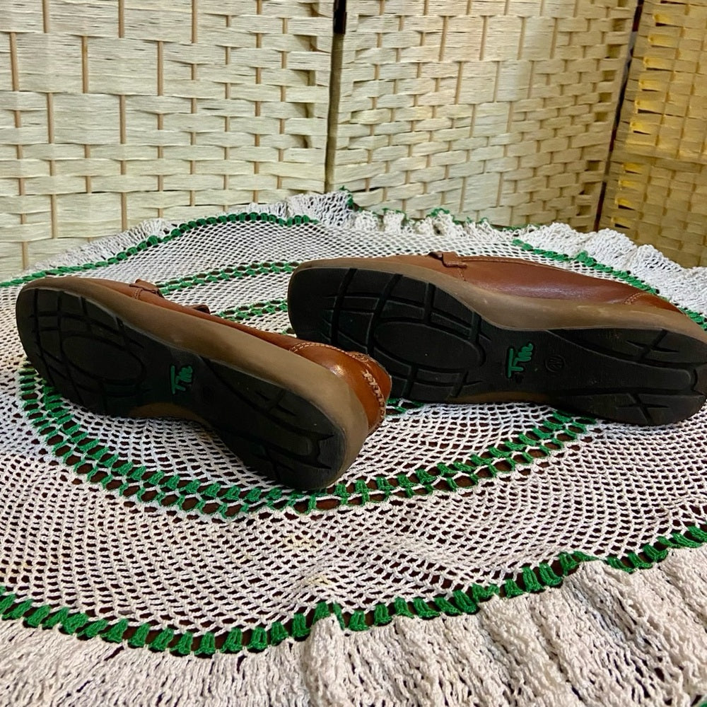 Thom McAn Brown Leather Flat Shoes - Loafers Size 8W