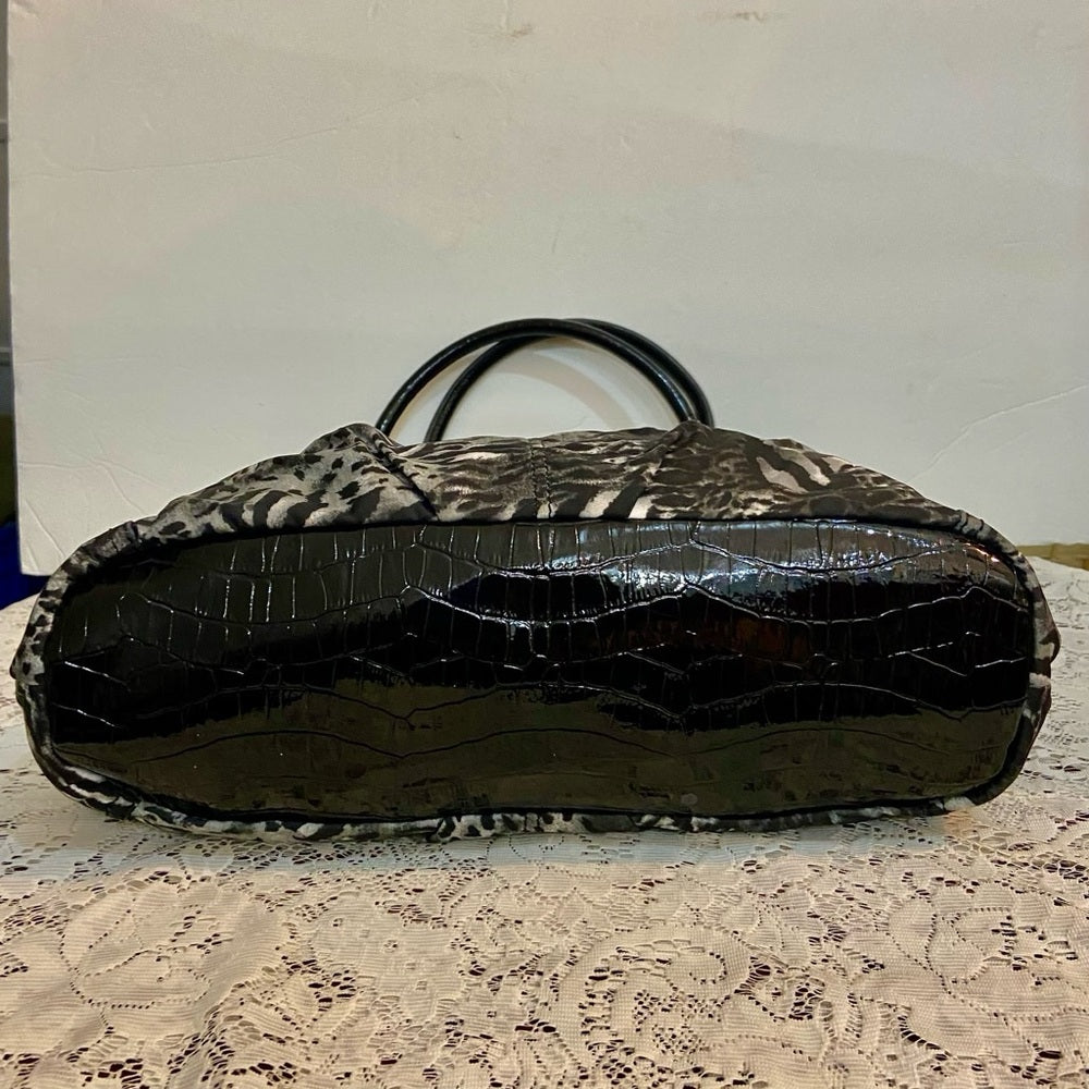 Sienna Ricchi (SR) Black- Gray Zebra Handbag 13.5in L x 10.5in H, x 4.5in W