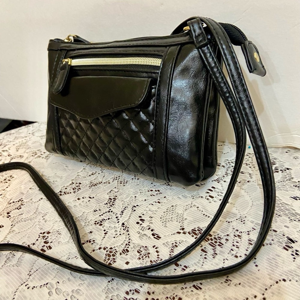 Small Black Quilted Faux Leather Organizer Wallet Crossbody Bag (8.5inx5.5inx2in