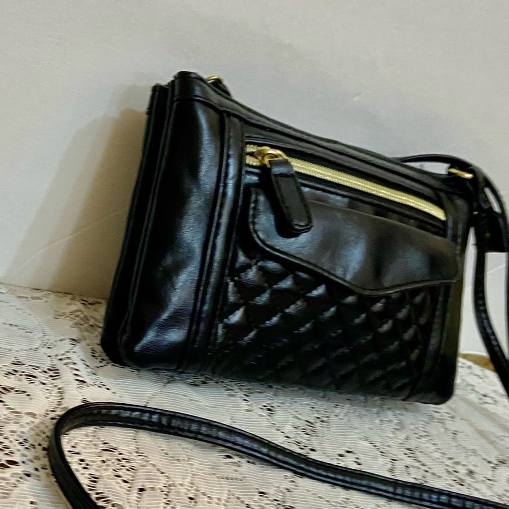 Small Black Quilted Faux Leather Organizer Wallet Crossbody Bag (8.5inx5.5inx2in