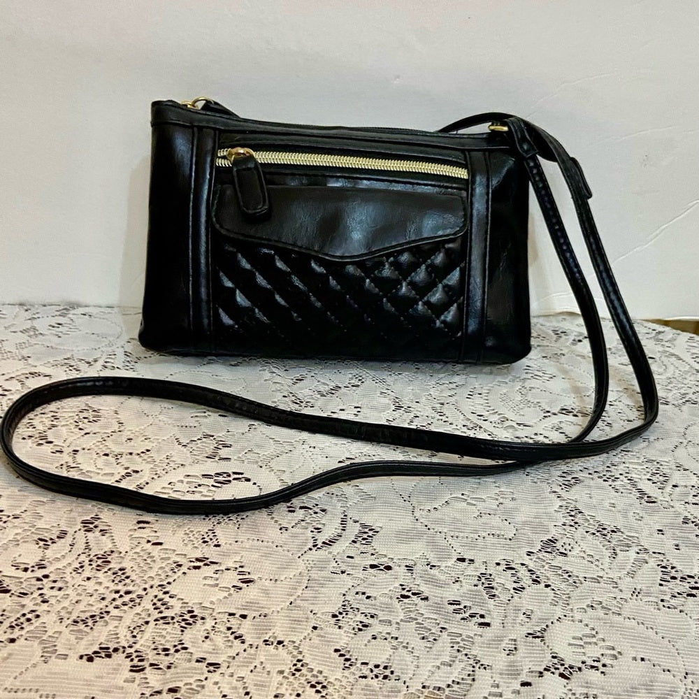 Small Black Quilted Faux Leather Organizer Wallet Crossbody Bag (8.5inx5.5inx2in