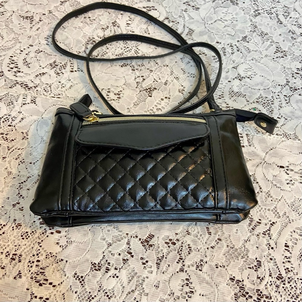 Small Black Quilted Faux Leather Organizer Wallet Crossbody Bag (8.5inx5.5inx2in