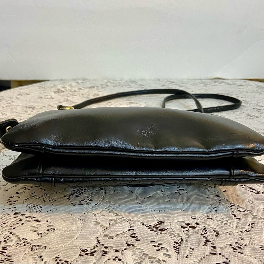 Small Black Quilted Faux Leather Organizer Wallet Crossbody Bag (8.5inx5.5inx2in