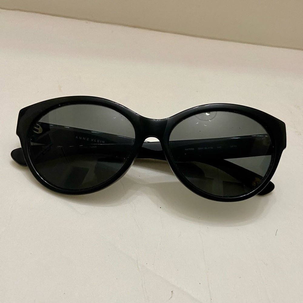 Vintage, Anne Klein Black Sunglasses AK7005 (001) 140 06/15