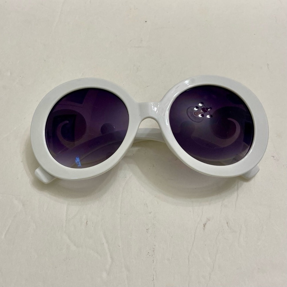 Elegant, High Fashion White Round Sunglasses
