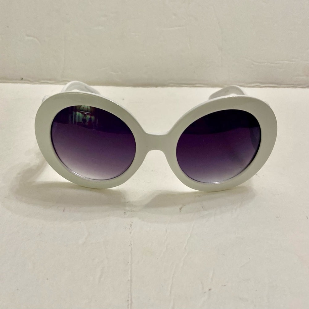 Elegant, High Fashion White Round Sunglasses