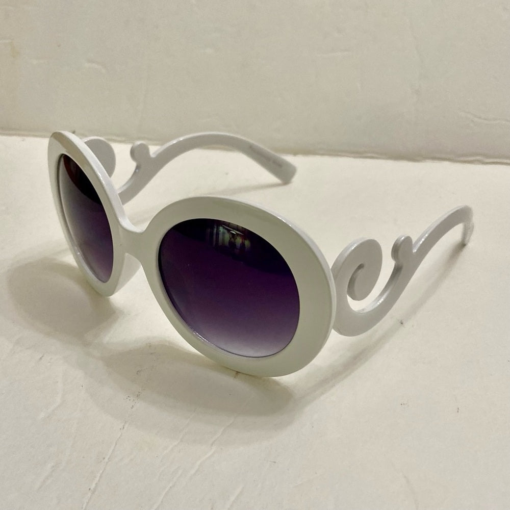 Elegant, High Fashion White Round Sunglasses