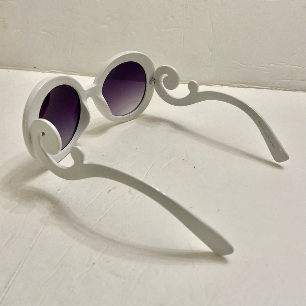 Elegant, High Fashion White Round Sunglasses