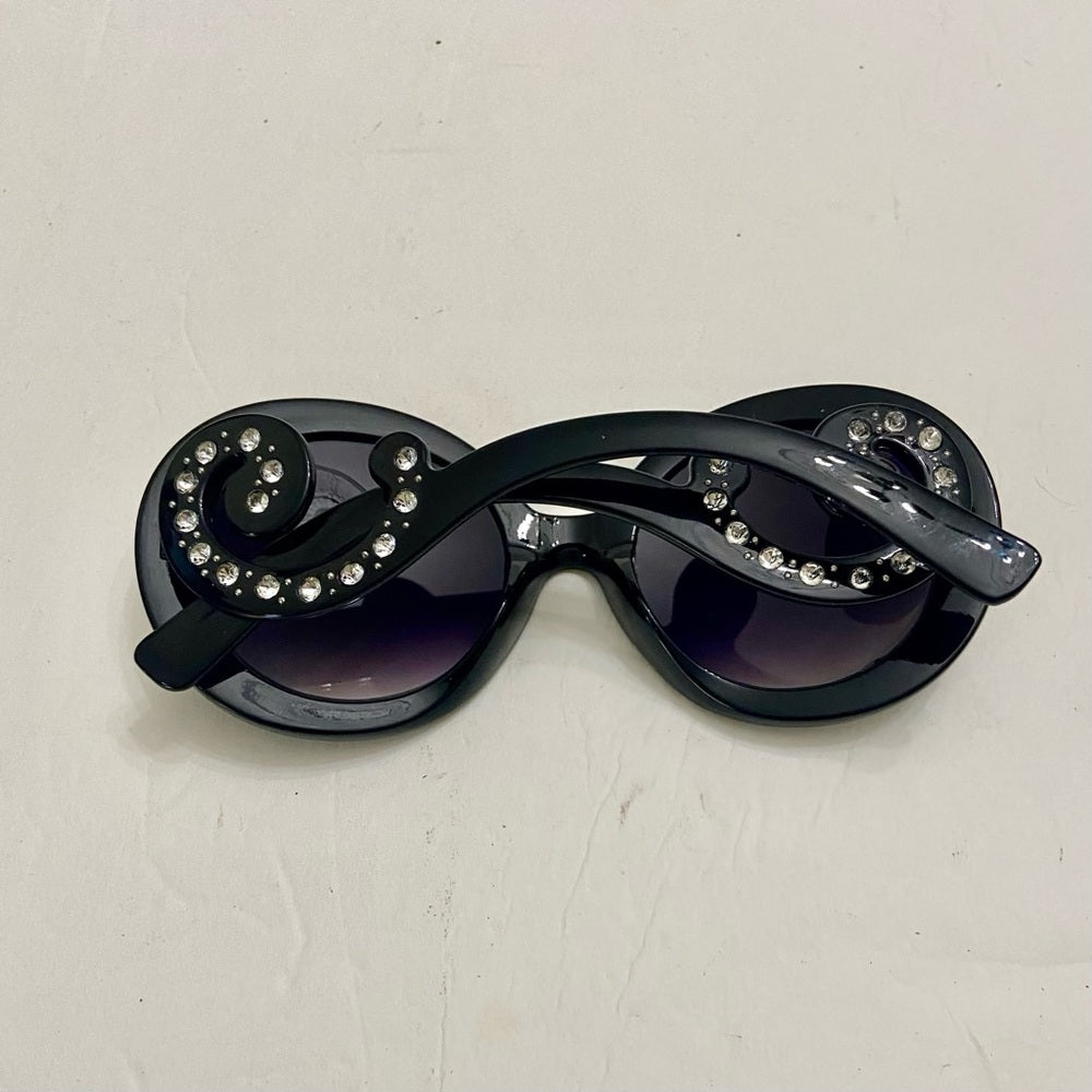 Elegant, High Fashion Black Round Sunglasses with Rhinestones