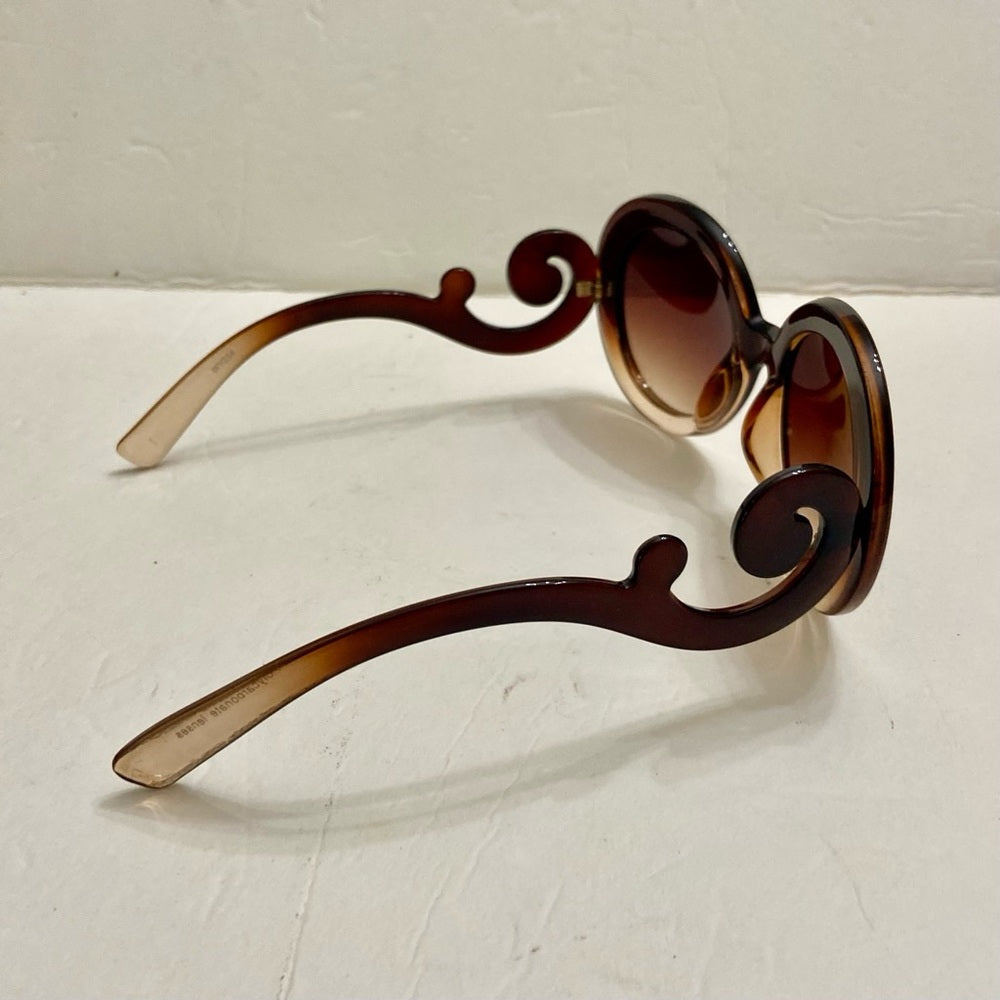 Elegant, Fashionable Smoky Brown Round Sunglasses
