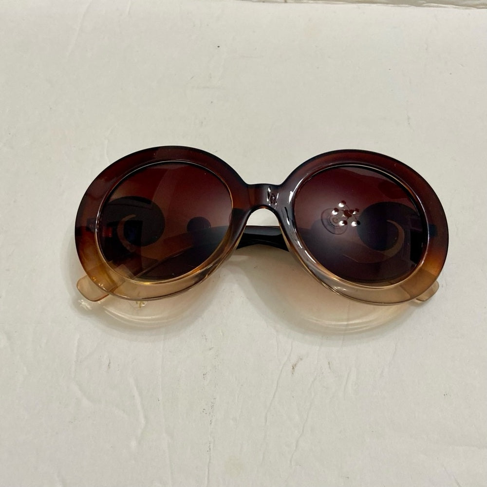 Elegant, Fashionable Smoky Brown Round Sunglasses