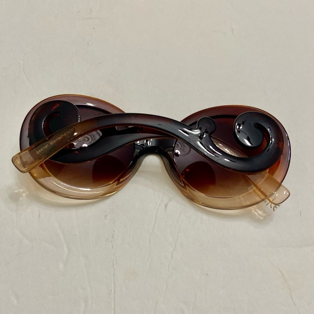 Elegant, Fashionable Smoky Brown Round Sunglasses