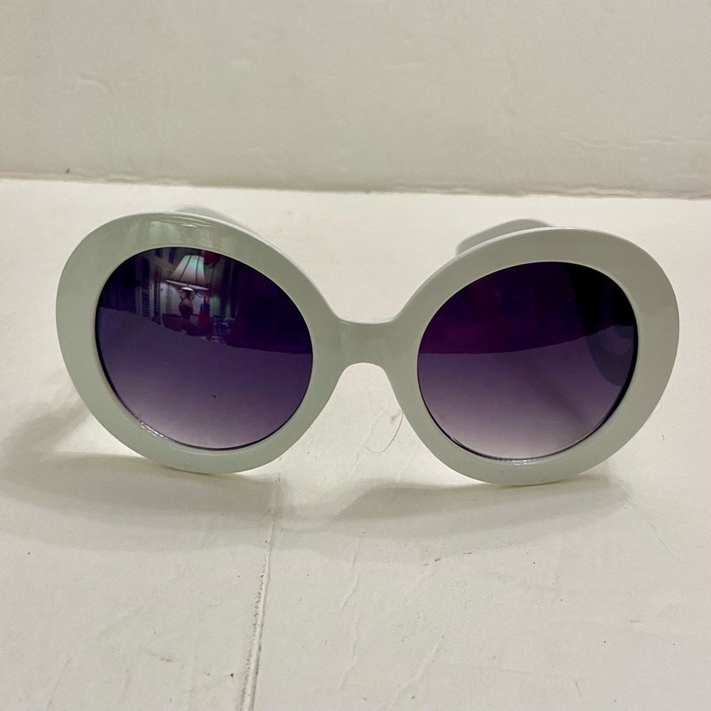 Elegant, Fashionable White Round Sunglasses with Rhinestones