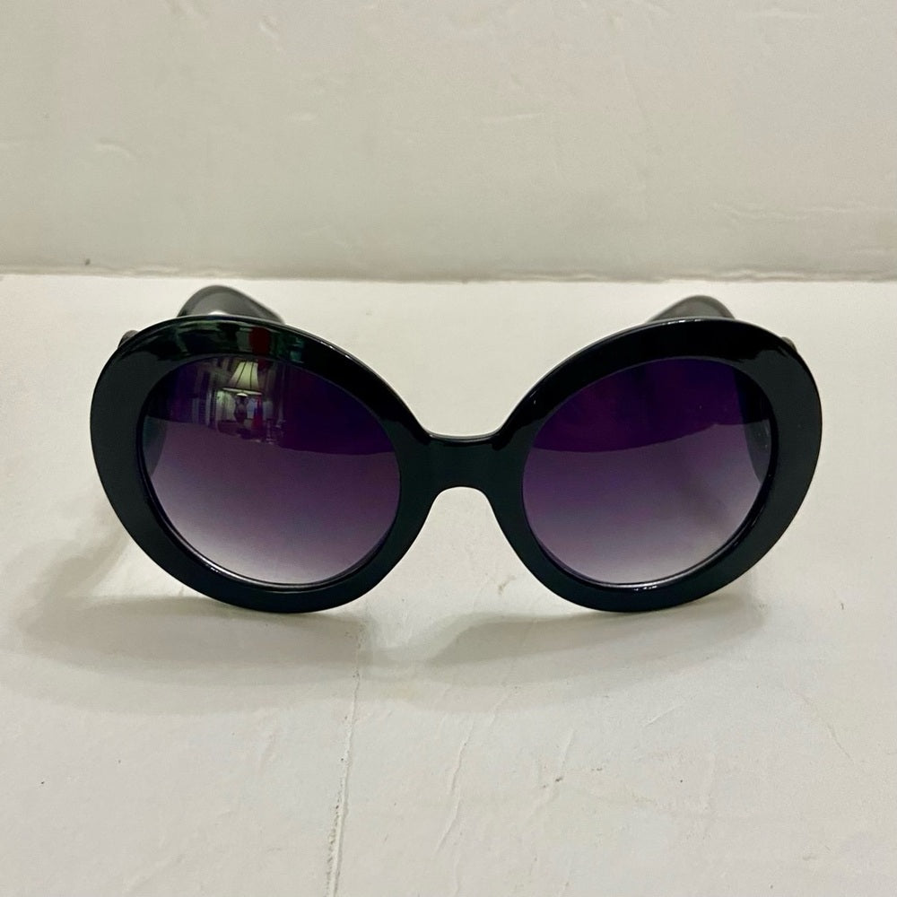Elegant, Fashionable Black Round Sunglasses
