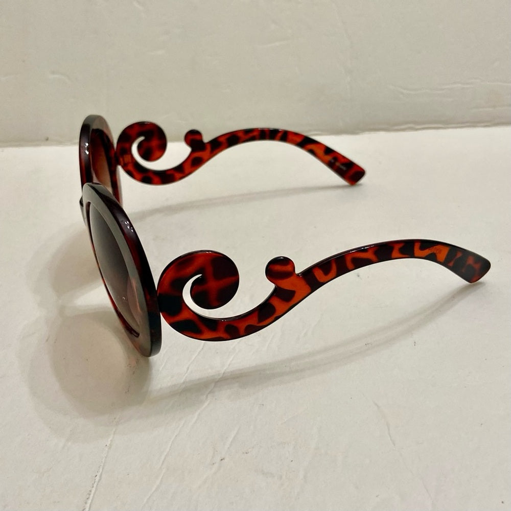 Elegant, Fashionable Leopard Brown Round Sunglasses