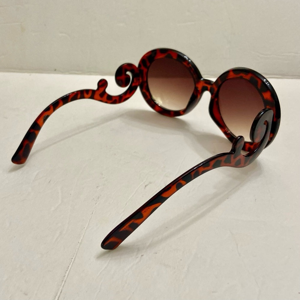 Elegant, Fashionable Leopard Brown Round Sunglasses