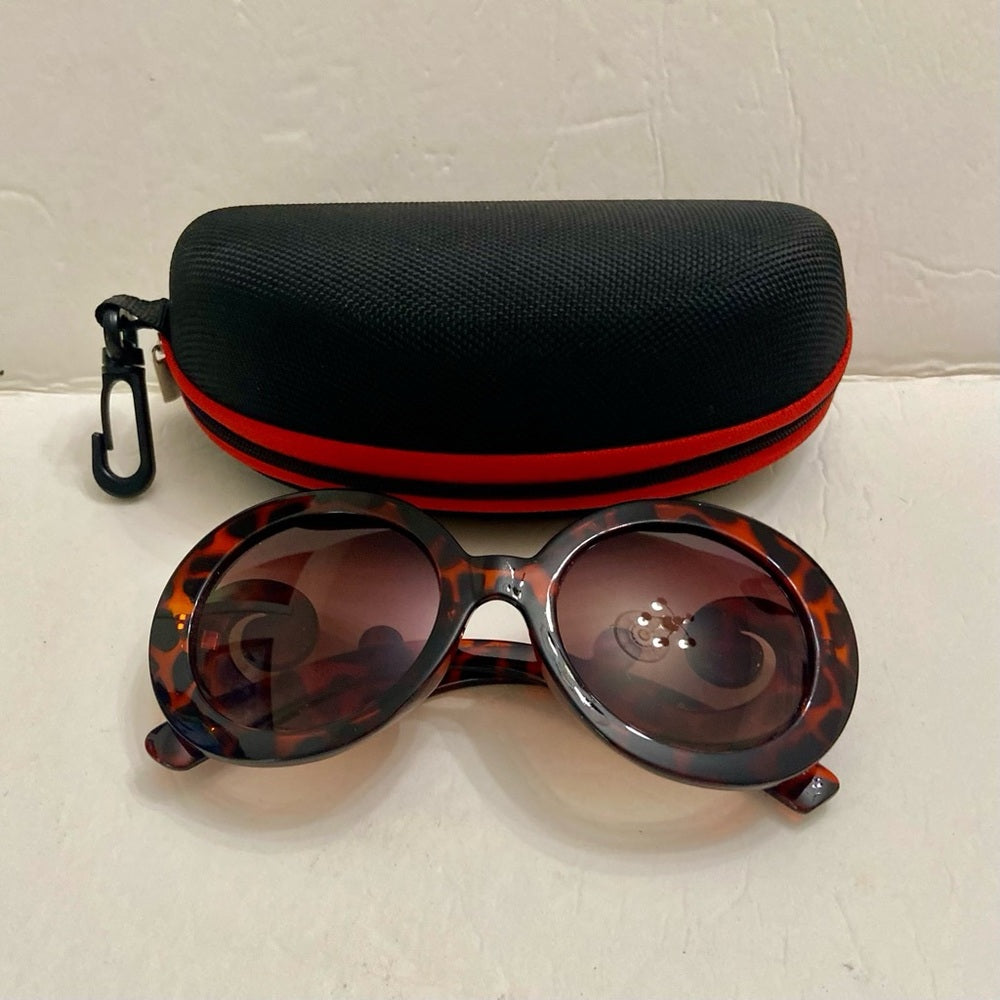 Elegant, Fashionable Leopard Brown Round Sunglasses