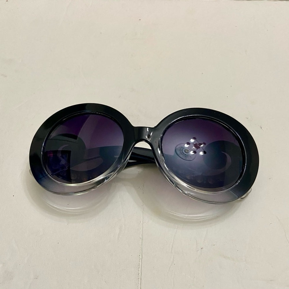 Elegant, Fashionable Smoky Gray Round Sunglasses with Rhinestones