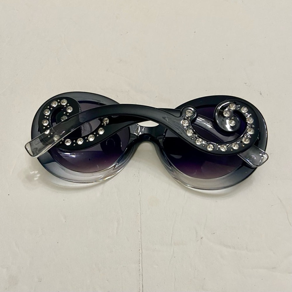 Elegant, Fashionable Smoky Gray Round Sunglasses with Rhinestones
