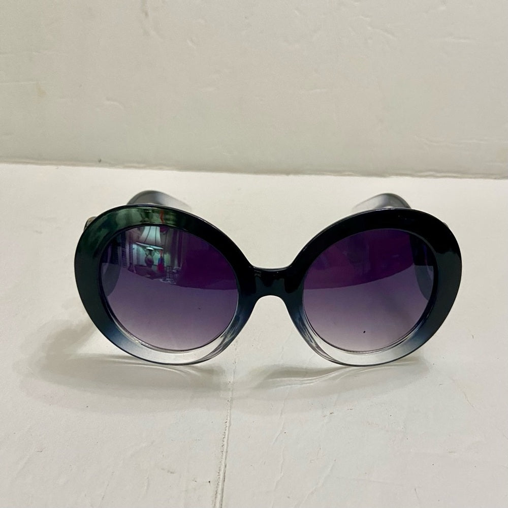 Elegant, Fashionable Smoky Gray Round Sunglasses with Rhinestones