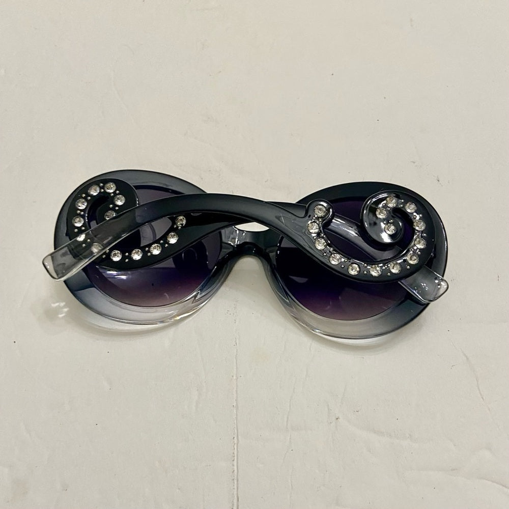 Elegant, Fashionable Smoky Gray Round Sunglasses with Rhinestones