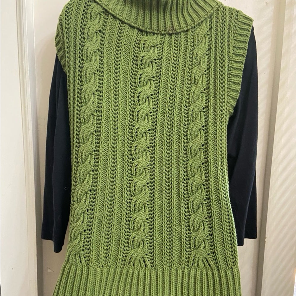 - Charter Club Green Sleeveless Sweater or Vest Size L-XL