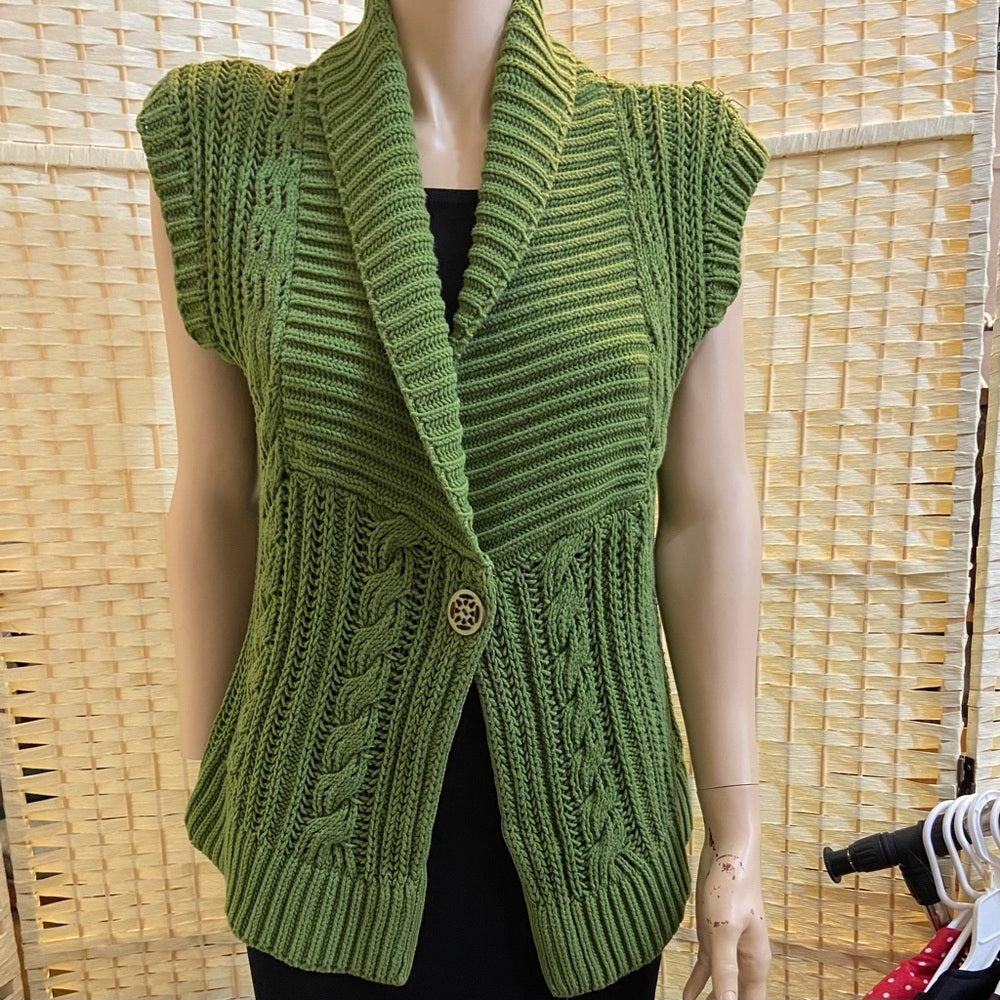 - Charter Club Green Sleeveless Sweater or Vest Size L-XL