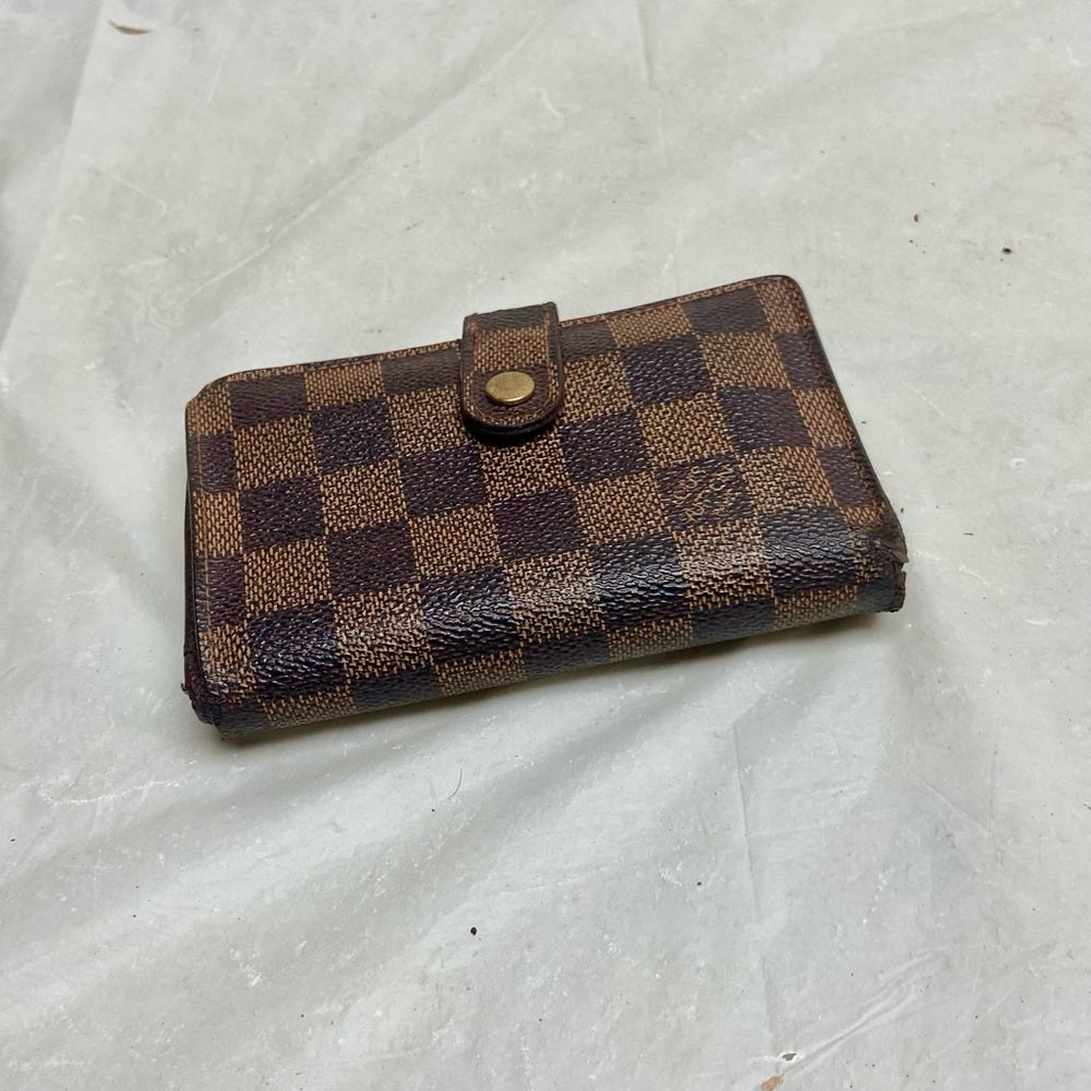 Louis Vuitton Damier Ebene Kisslock Compact Wallet 5in x 4in