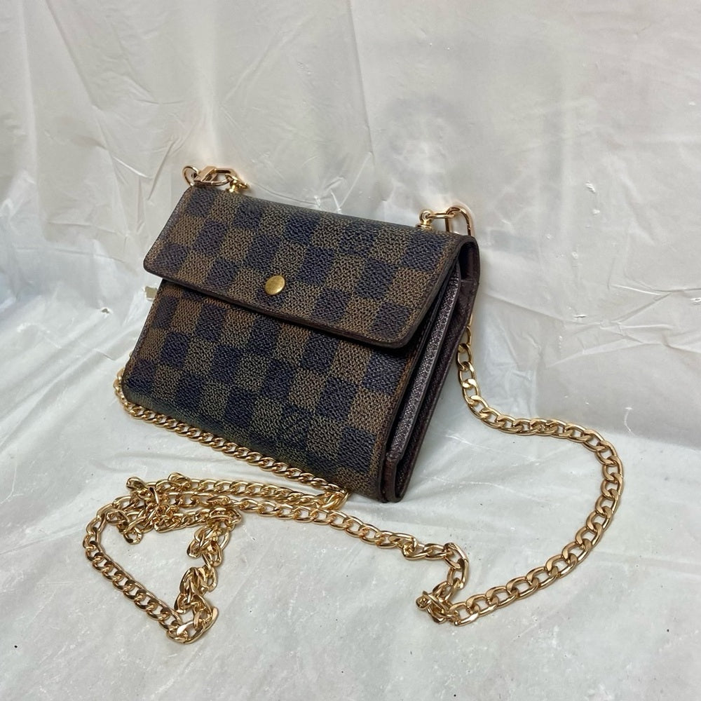 Louis Vuitton, Damier Ebene Passport Wallet -Crossbody (SP0024)