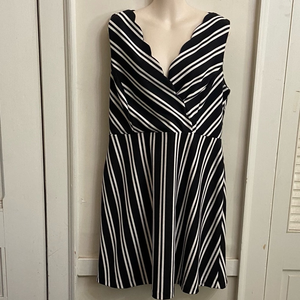 Elle Black and White Stripes Dress Size 12