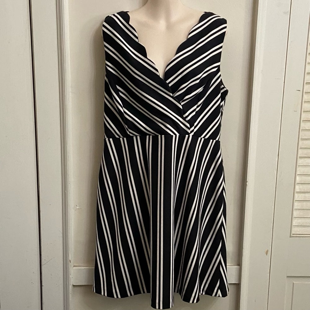 Elle Black and White Stripes Dress Size 12