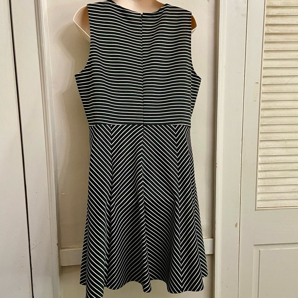 Julian Taylor Black and White Dress 14P