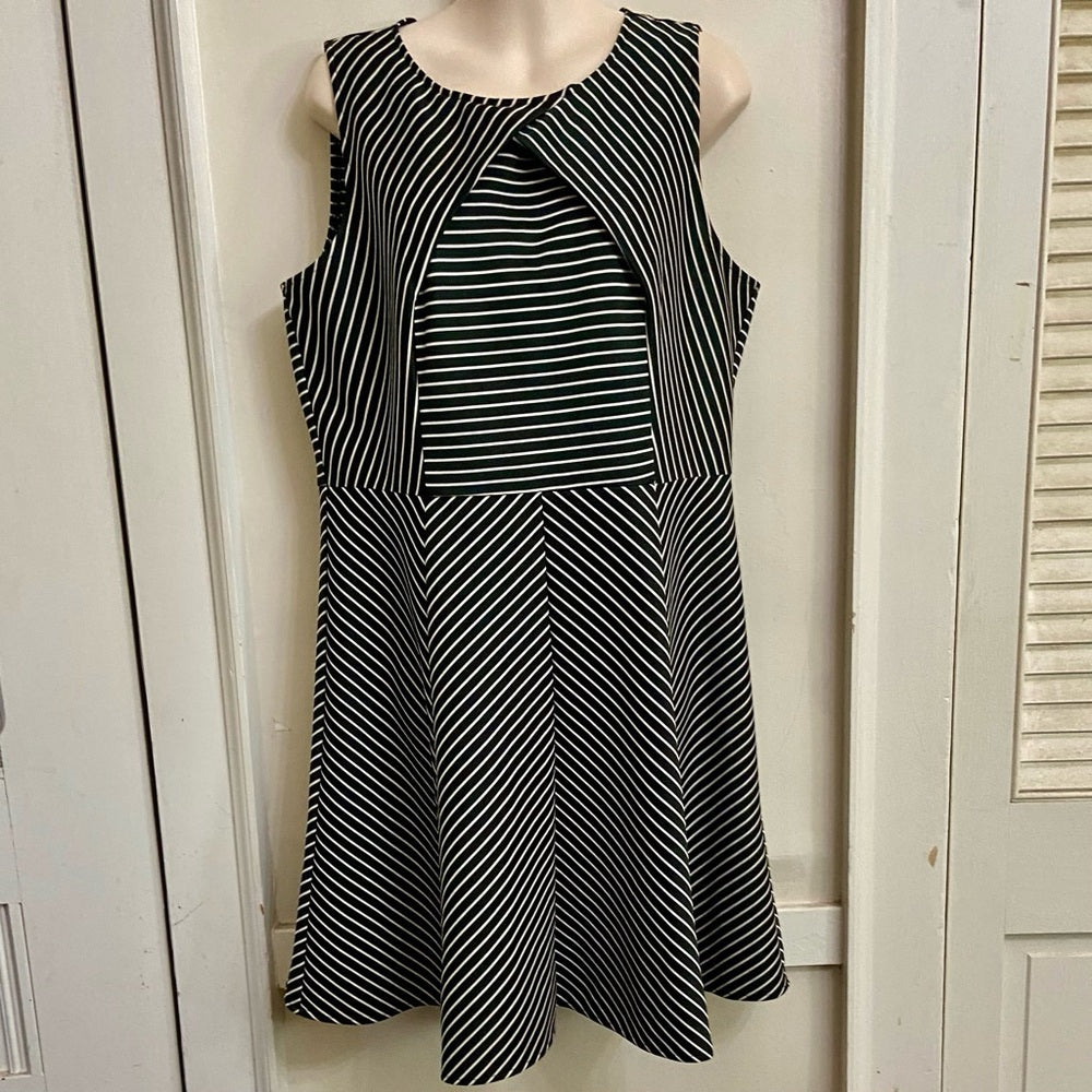 Julian Taylor Black and White Dress 14P