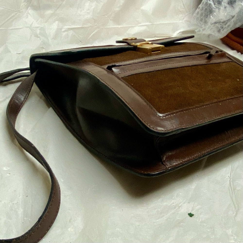 Vintage Gucci Rare Sherry line Suede Leather Shoulder-Crossbody 10in x 8in x 2.5