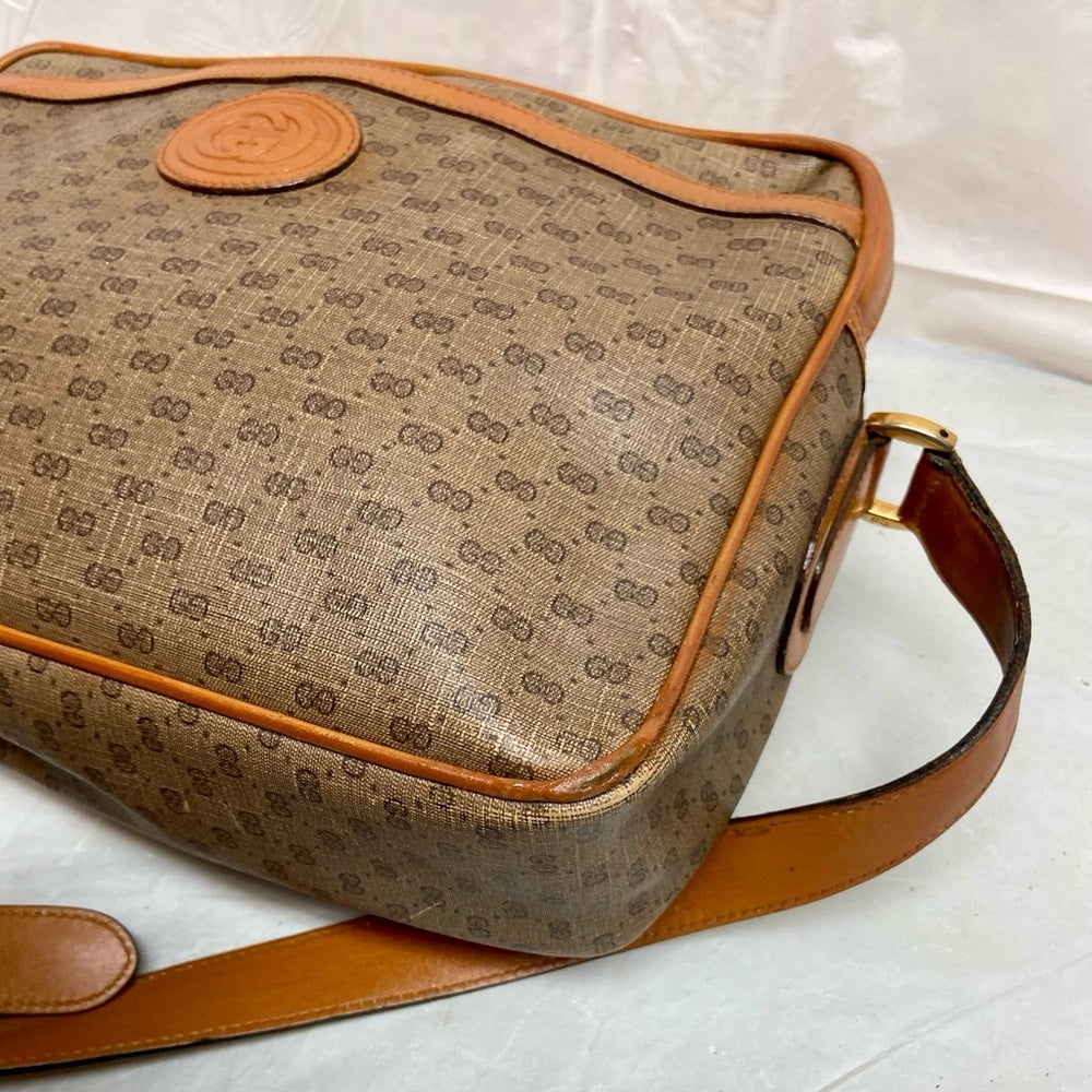 Vintage Gucci Tan Coated Canvas Shoulder-Crossbody 19.5in x 7.5in x 3In