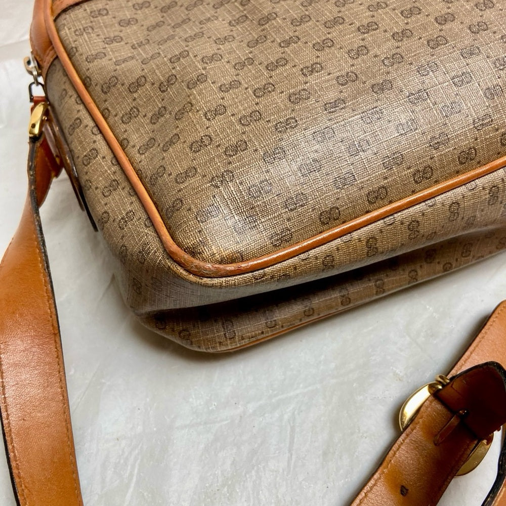 Vintage Gucci Tan Coated Canvas Shoulder-Crossbody 19.5in x 7.5in x 3In