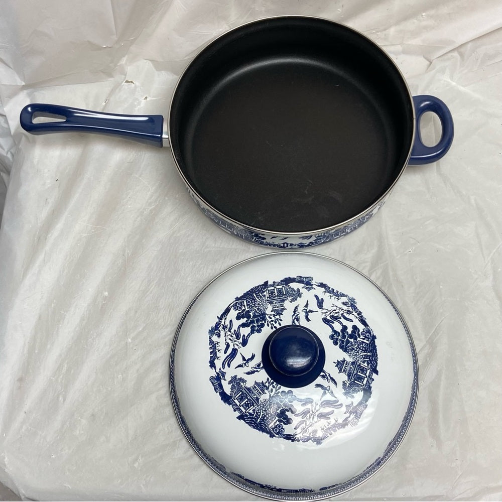 Heritage Mint, Blue Willow, Enamel, Large, Skillet with Lid 6in x 18in x 10in