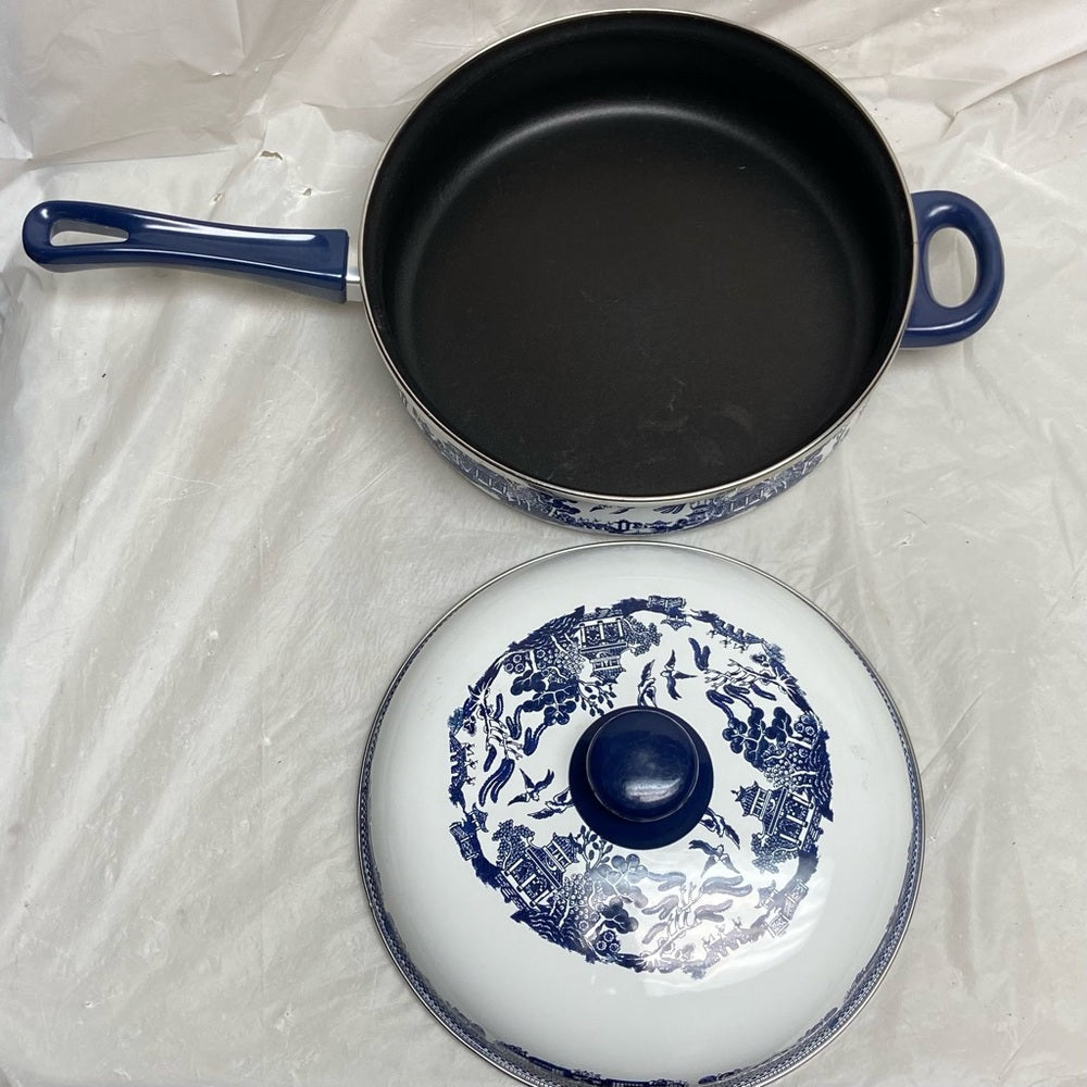 Heritage Mint, Blue Willow, Enamel, Large, Skillet with Lid 6in x 18in x 10in