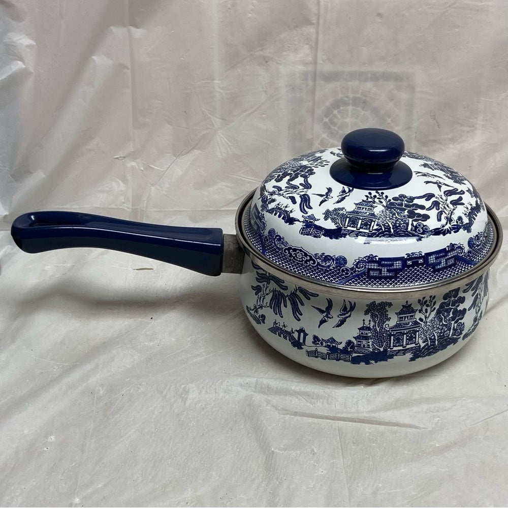 Heritage Mint, Blue Willow, Enamelware Cookware -Covered Sauce Pan (2Quarts)