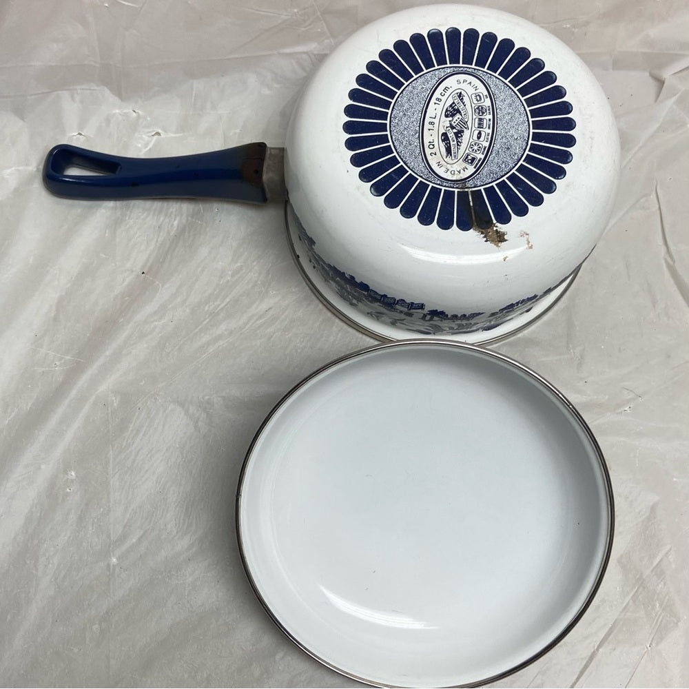 Heritage Mint, Blue Willow, Enamelware Cookware -Covered Sauce Pan (2Quarts)
