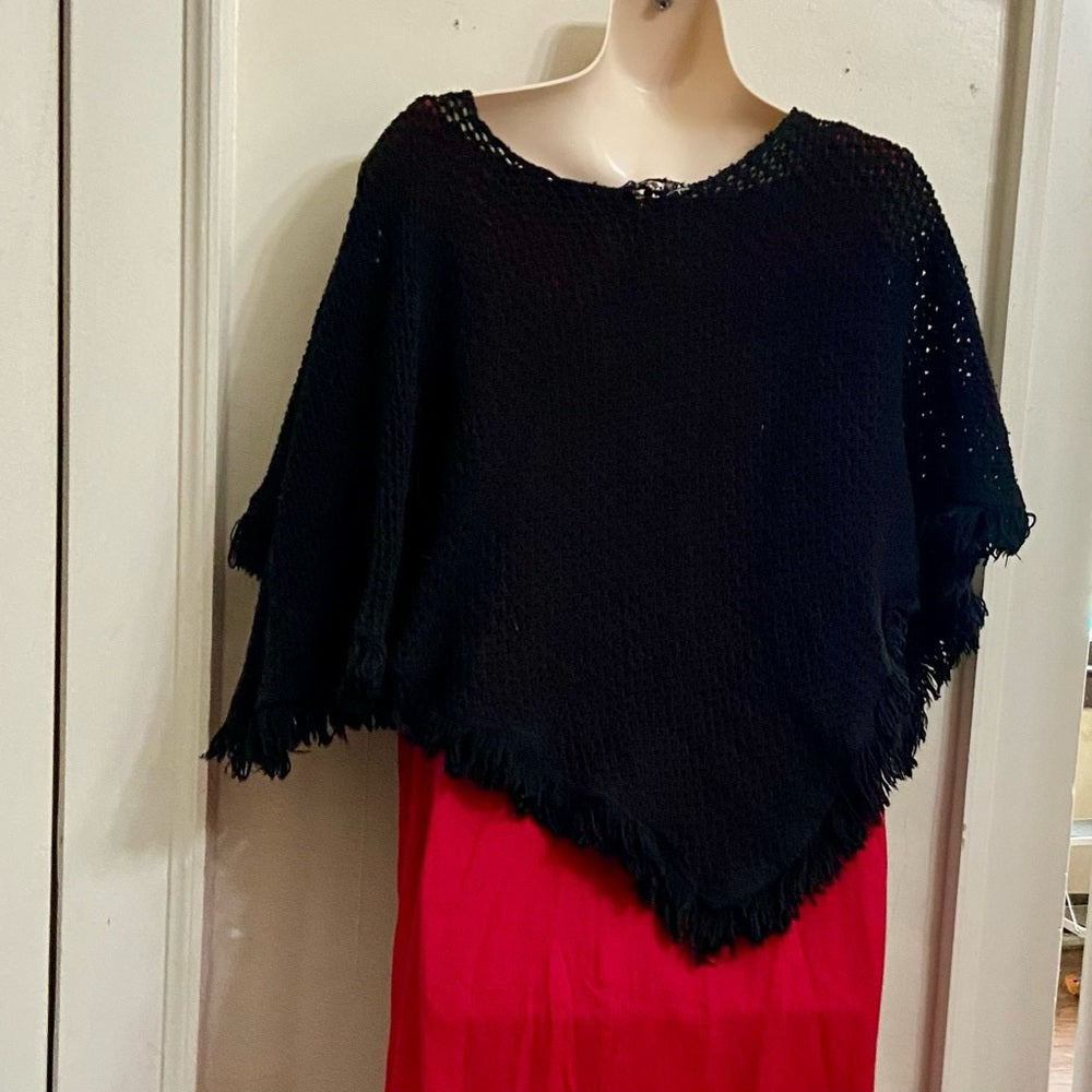 Black Knitted Poncho (One Size)