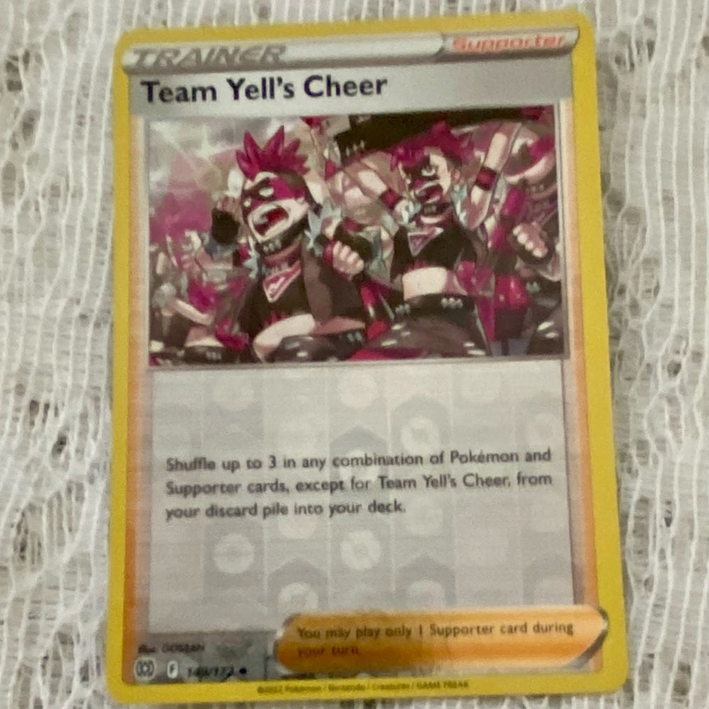 Lot (N) : 3 Pokemon Reverse Holo Cards and 3 Pokemon Gold Fan Arts